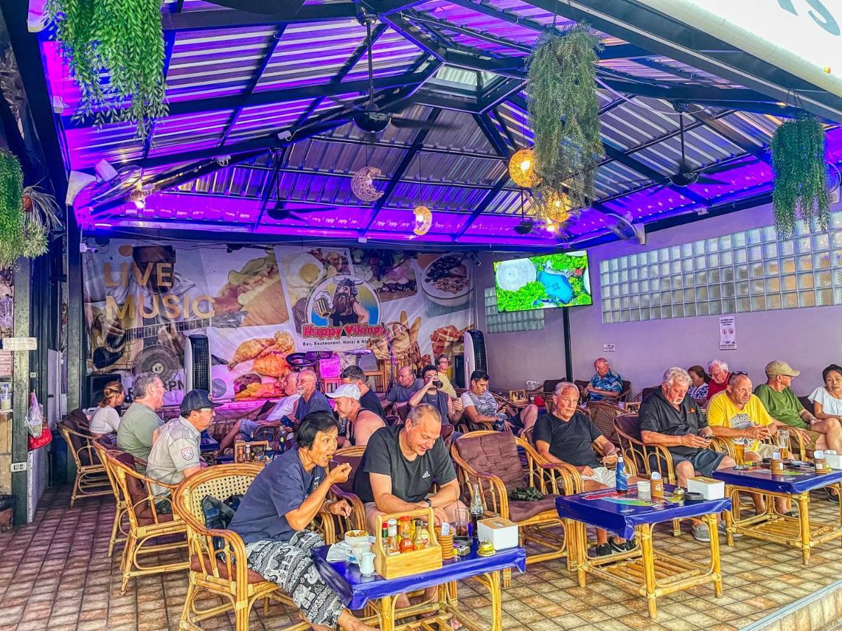 Happy Vikings - Beachfront Jomtien Beach Extérieur photo